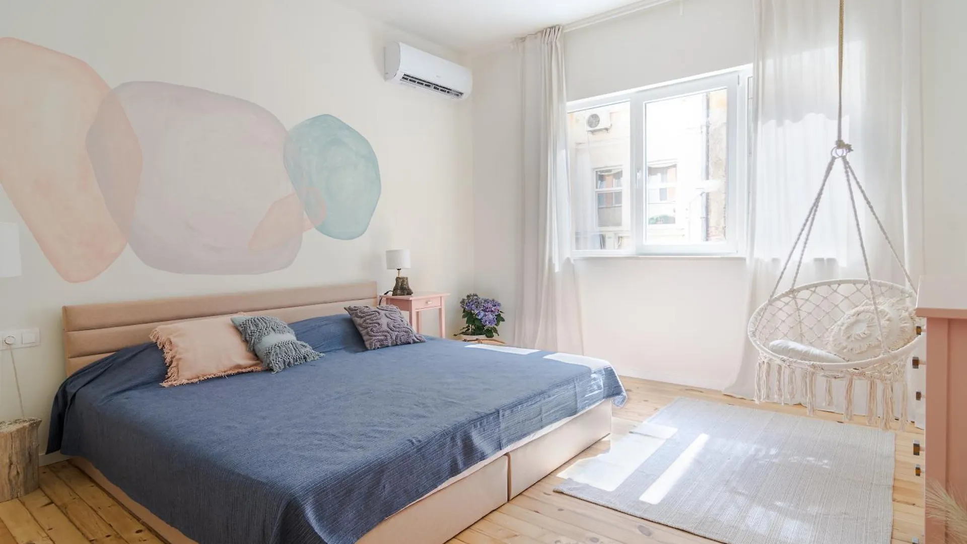 Little Perfection - Super King Size Bed - Wifi 200 Mbp Apartment Sofia Bulgaria